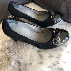 St. John black pumps